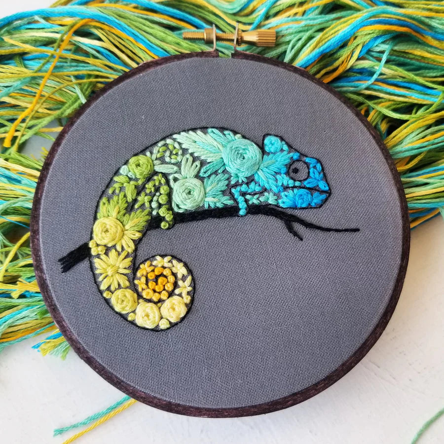 CHAMELEON EMBROIDERY KIT