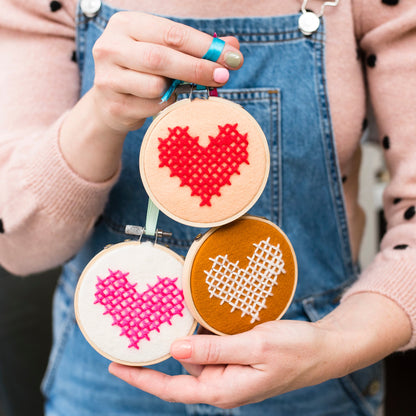 (3) HEART HOOP CROSS STITCH EMBROIDERY KIT