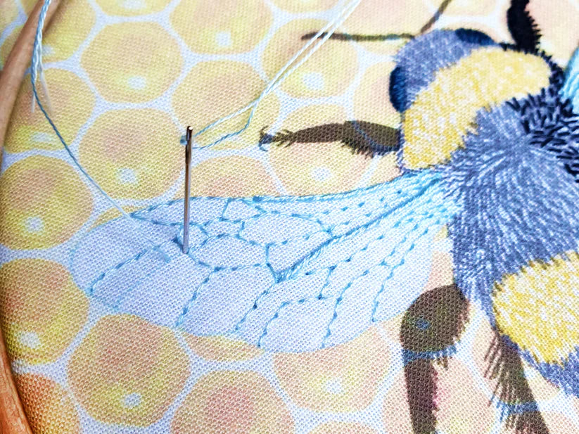 BUMBLE BEE EMBROIDERY KIT